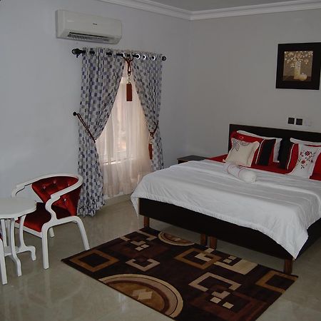 Nue-Crest Hotels & Suites Энугу Экстерьер фото