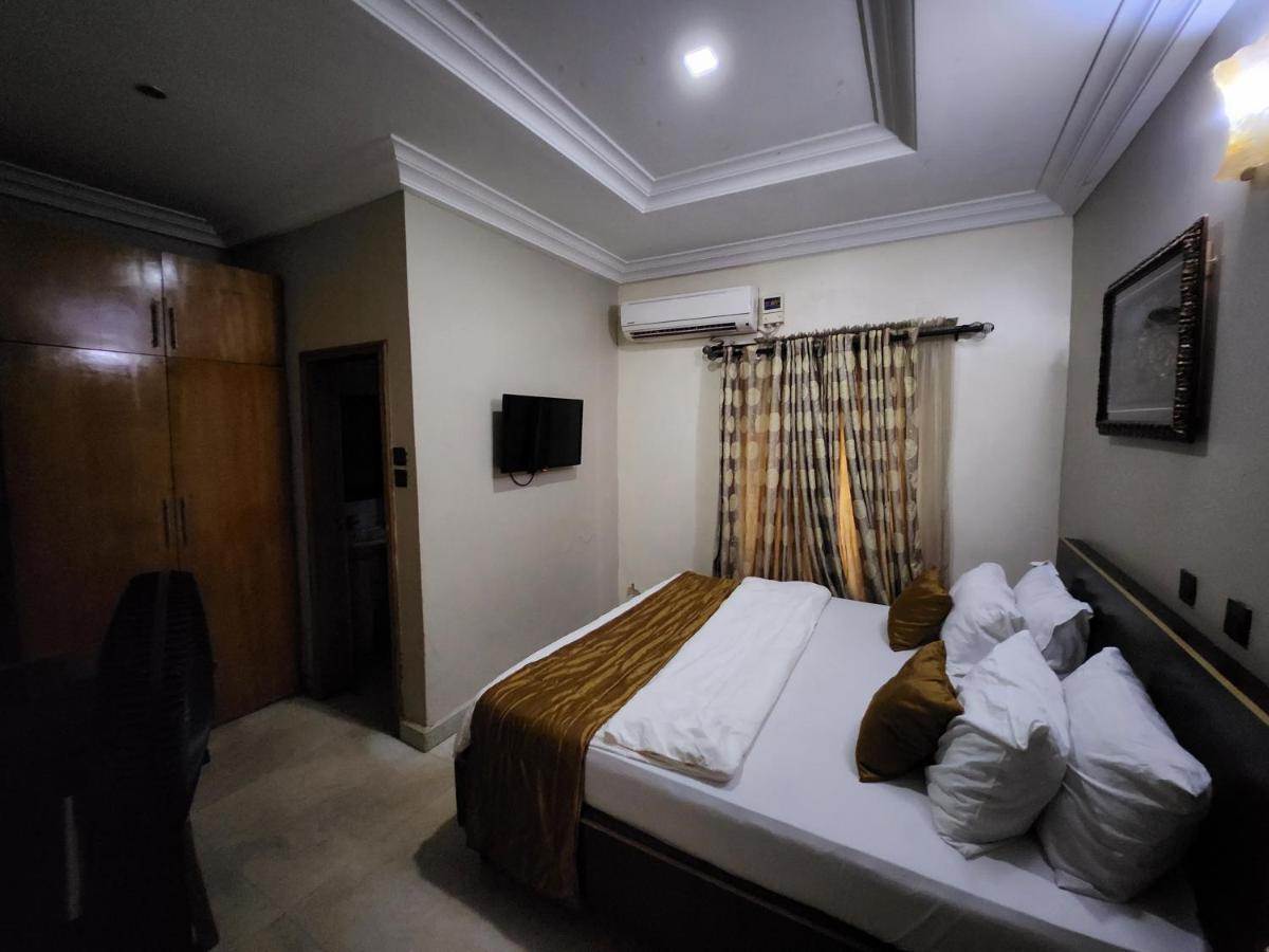 Nue-Crest Hotels & Suites Энугу Экстерьер фото