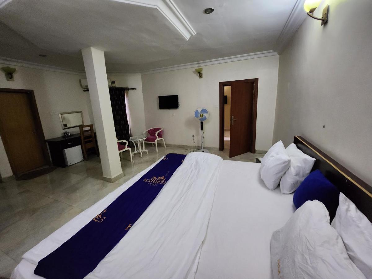 Nue-Crest Hotels & Suites Энугу Экстерьер фото
