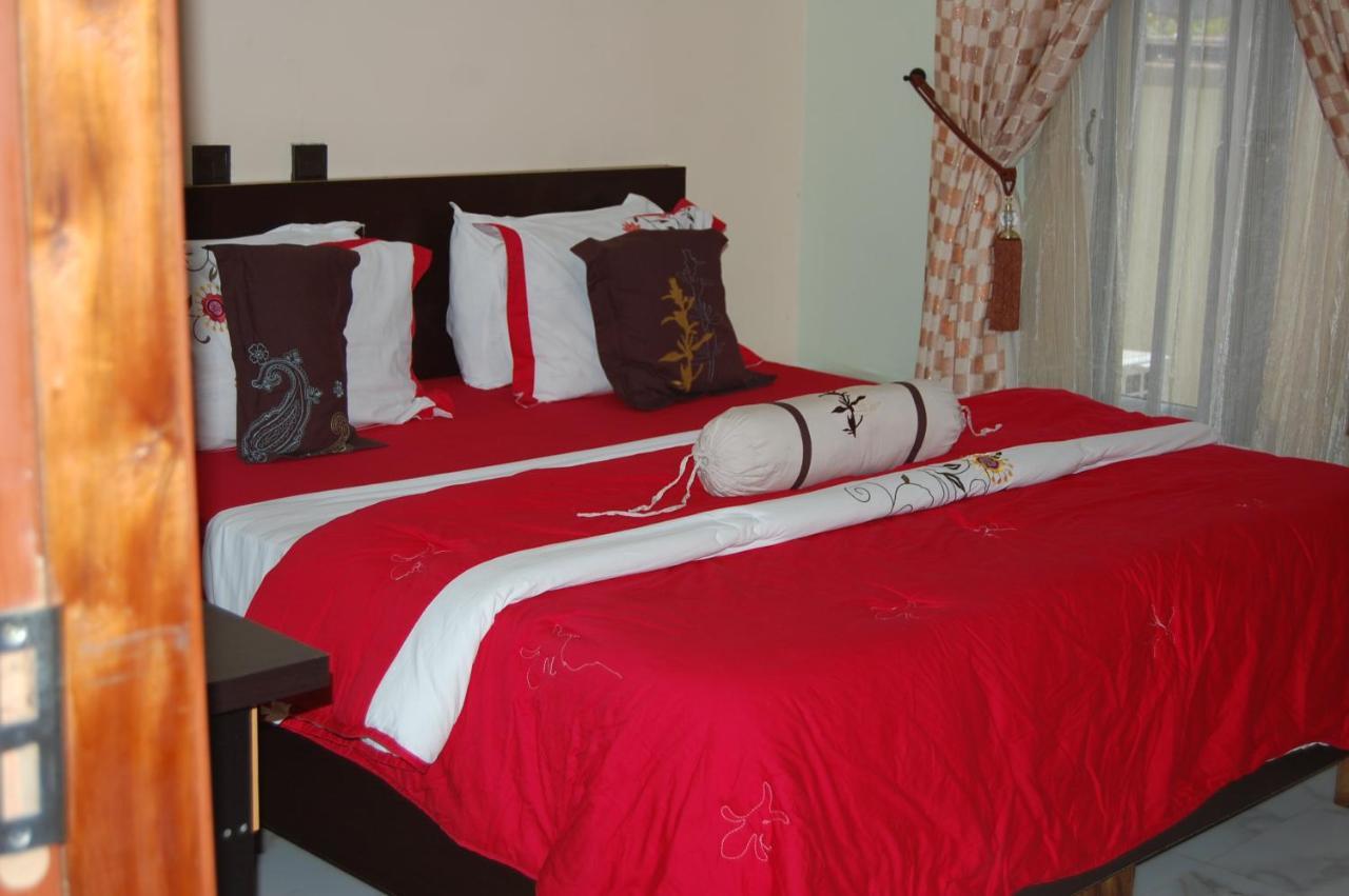 Nue-Crest Hotels & Suites Энугу Экстерьер фото